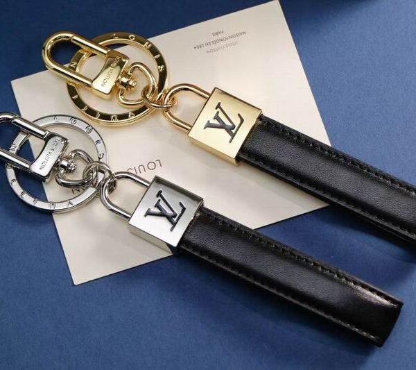 L X V Key Ring（Multiple colors）