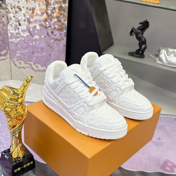 L X V TRAINER SneakersSUNGLASSES